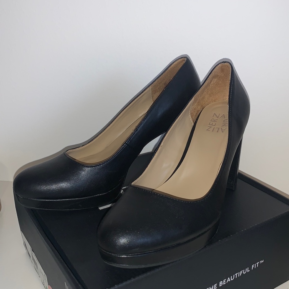 NEW NATURALIZER BERLIN PLATFORM WIDE PUMP